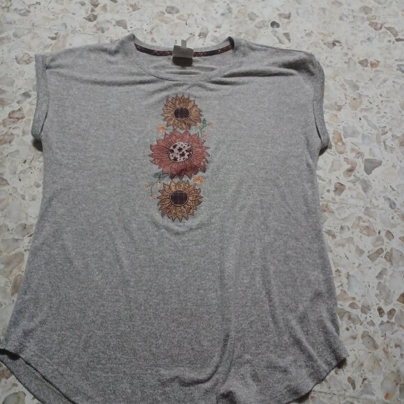 Truself Tops - Truself Women's Short Sleeve Tee Sunflowers L Gray